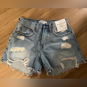 Abercrombie & Fitch Curve Love Boyfriend Mid Rise Denim Short